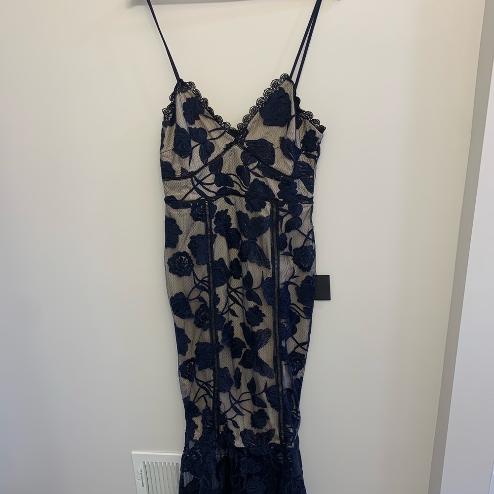 Lulu’s unworn dark blue mermaid style lace long dress. Beautiful and unworn.